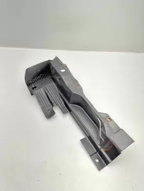 8U0825213 AUDI Left Body Splash Guard Shield Cover Q3