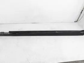 51-77-7-262-663 BMW Driver Lower Skirt Rocker Molding 528I