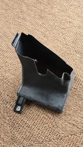 51647357219 BMW Right Radiator Air Duct G30 530I 540I