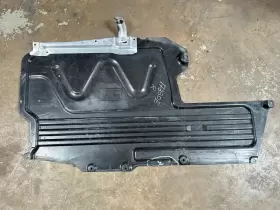 7373843 BMW Left Body Shield Splash Guard 330E