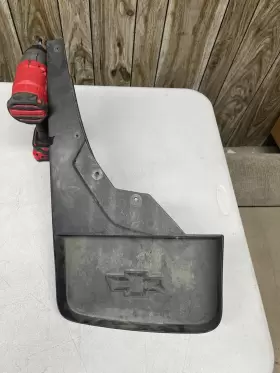 22894881 CHEVROLET Rear Left Right Mud Flap Silverado #2