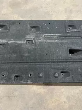 84052477 CHEVROLET Volt Driver Underbody Front Air Deflector #3