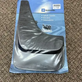 12497428 GENERAL MOTORS Splash Guards Gm
