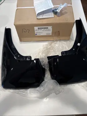 19212780 GENERAL MOTORS Rear Mud Flaps Splash Guards Gm Yukon