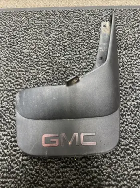 19159347 GM Mud Flap Left Rear Driver Gmc Sierra