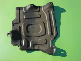 30020436 GM Metro Front Right Bumper Engine Shield Inner Geo #3