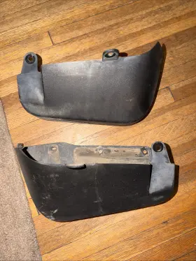 84639029-84639028 GM Rear Stone Guard Splash Mud Flap Chevy