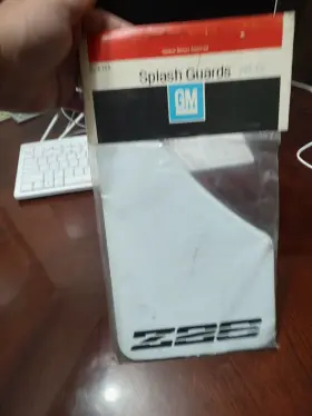 998566 GM Nos Splash Guards Mud Flaps Chevrolet Chevy Camaro #3 998566 GM Nos Splash Guards Mud Flaps Chevrolet Chevy Camaro #3