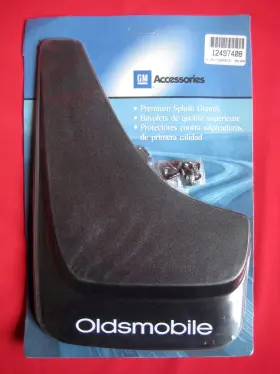 12497408 GM / OLDSMOBILE Splash Guards Nos