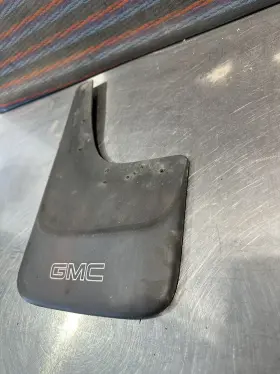 19213389 GMC Splash Guard Gm #3