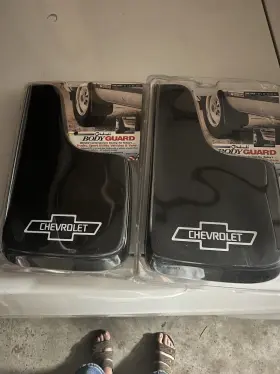 10085 HIGHLAND Nos Bow Tie Mud Guards Mudflaps Groboski Chevy