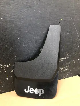 82203703AB JEEP Right Flap Splash Guard Compass