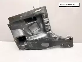 670032420 MASERATI Levante Front Right Body Splash Guard