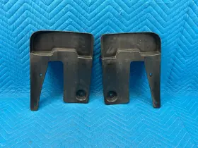 910-889-01-00 MERCEDES Xd Front Mud Flap Rh Lh 1500 2500 3500