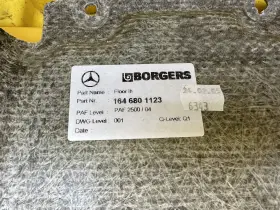 A1646801123 MERCEDES Floor Cover Left Panel Footwell W164 #2