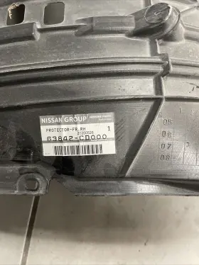 63842-CD000 NISSAN Right Fender Liner Protector Splash Guard #2