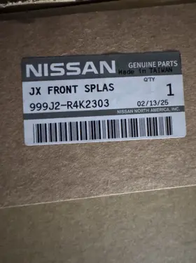 999J2-4ZK2303 NISSAN Splash Guards Brilliant