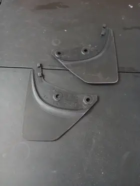 1628005-00A Tesla Mud Gards