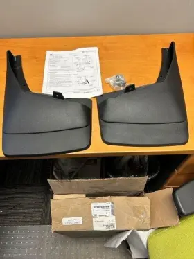 19212550 Front Splash Guard Mud Flaps Silverado
