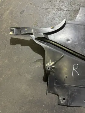 4677845 SAAB Viggen Air Shield Splash Right #2