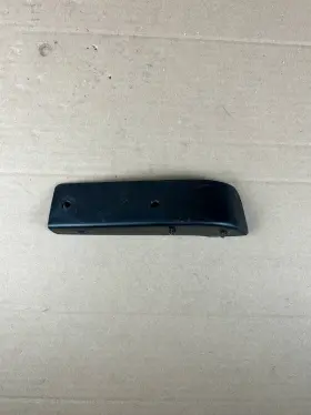 1016324-00-C TESLA Rear Right Wheel Liner Mount Bracket