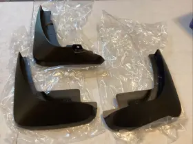 00016-07020 TOYOTA Mudguards Incomplete Set Avalon