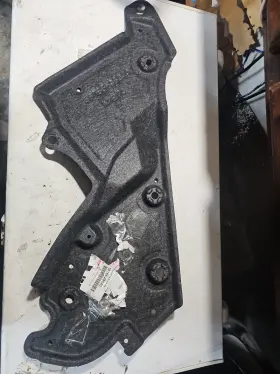 5816508040 TOYOTA Front Right Floor Body Splash Shield Sienna