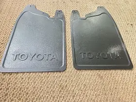 76621-39055 TOYOTA Front Mud Flaps Hilux 4WD 4RUNNER #2
