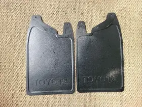 76621-39055 TOYOTA Front Mud Flaps Hilux 4WD 4RUNNER