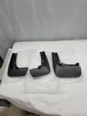 76622-0E020 TOYOTA Mudguard Highlander