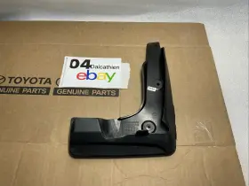PK389-08M00-TP TOYOTA Xle Front Right Mud Guard Rh Sienna