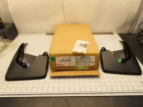 PK389-42J00-TR TOYOTA Rear Splash Guard Mud Flap Bag Kit