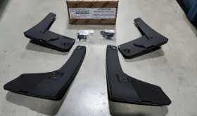 PK389-47R00-TP TOYOTA Mudguard Set Kit Prius