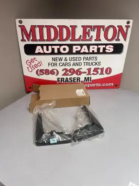 PU060-07013-R1 TOYOTA Rear Splash Mud Guards Left Right Set