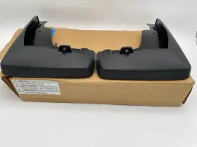 PU06033015F1 TOYOTA Front Mud Flap Splash Guard Camry