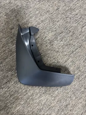 31414645 VOLVO Front Mudflap Left XC90