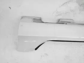 32270136 VOLVO Driver Lower Skirt Rocker Molding Scratches #2
