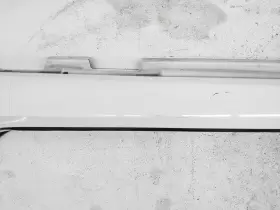 32270136 VOLVO Driver Lower Skirt Rocker Molding Scratches #3
