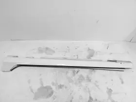 32270136 VOLVO Driver Lower Skirt Rocker Molding Scratches