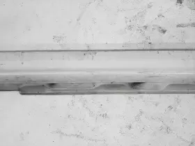 39873043 VOLVO Driver Lower Skirt Rocker Molding Scratches #3